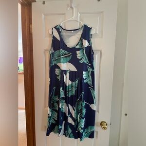 Women’s knee length dress, size 2x
